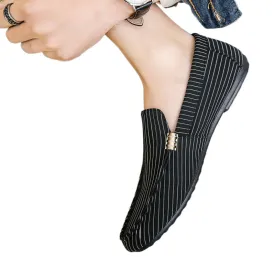 Autumn men's shoes social guy casual shoes lazy tide shoes striped Doudou shoes men's foreign trade large size cross-border