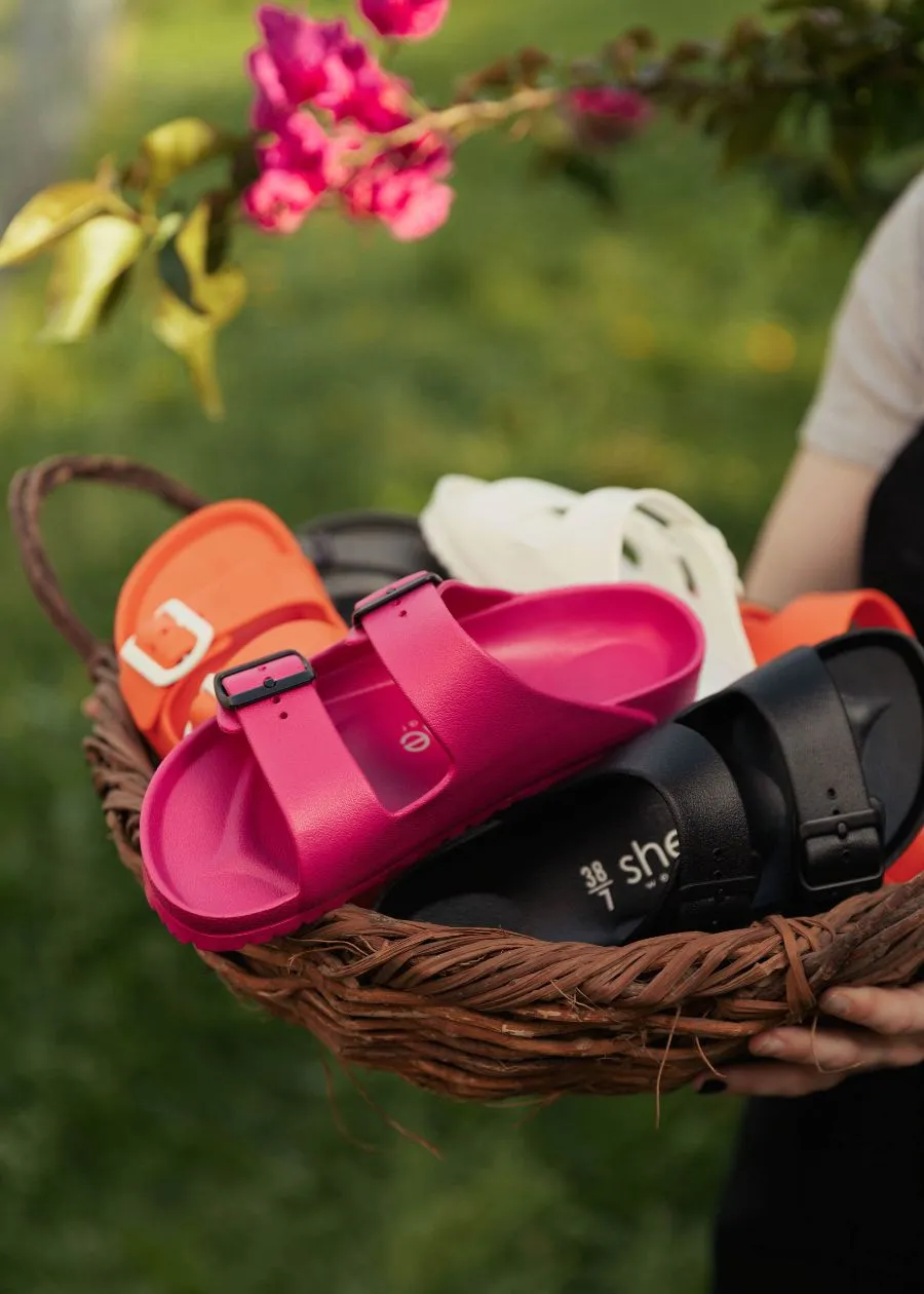 Chill: womens slides